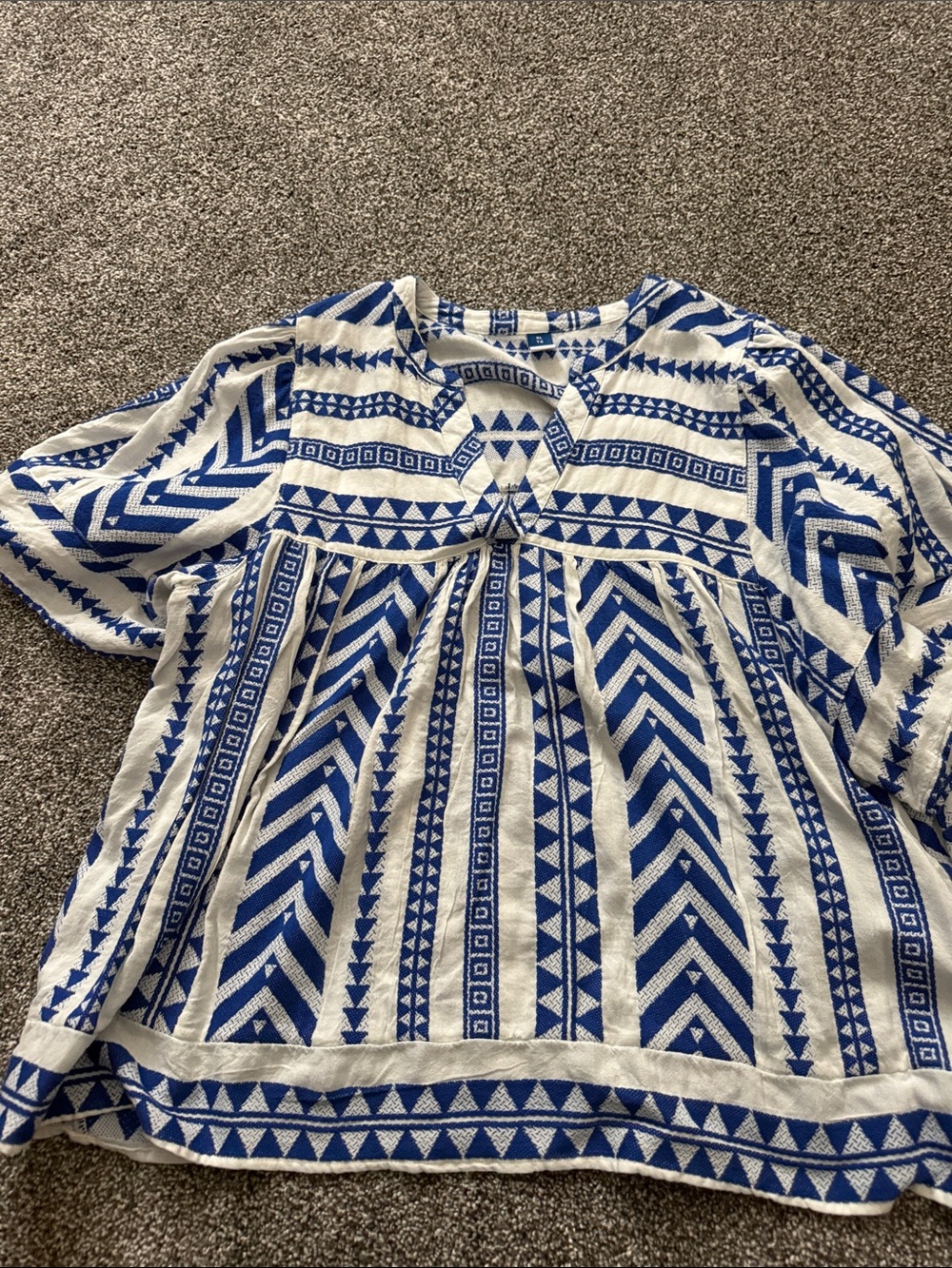 Old Navy White Top with Blue Geometric Print